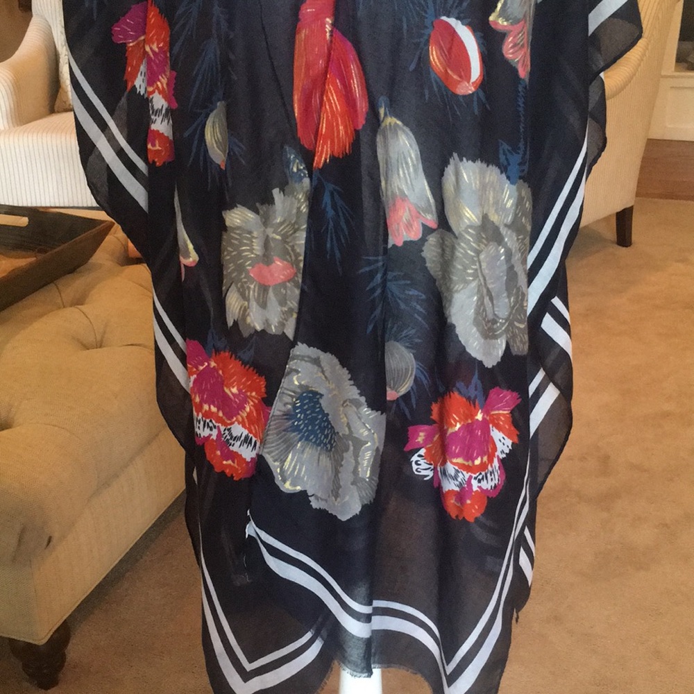 Woven Heart Floral Kimono - Picture 4 of 13